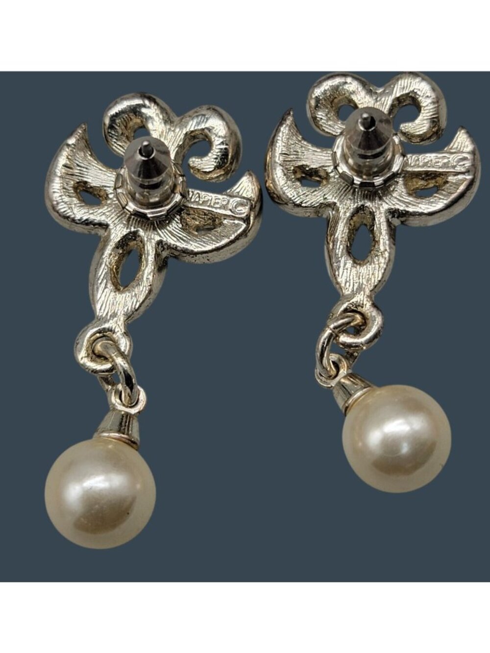 Vintage Napier Fleur-de-lis Rhinestone Pave Post Earrings Dangling Faux Pearl - Picture 11 of 12